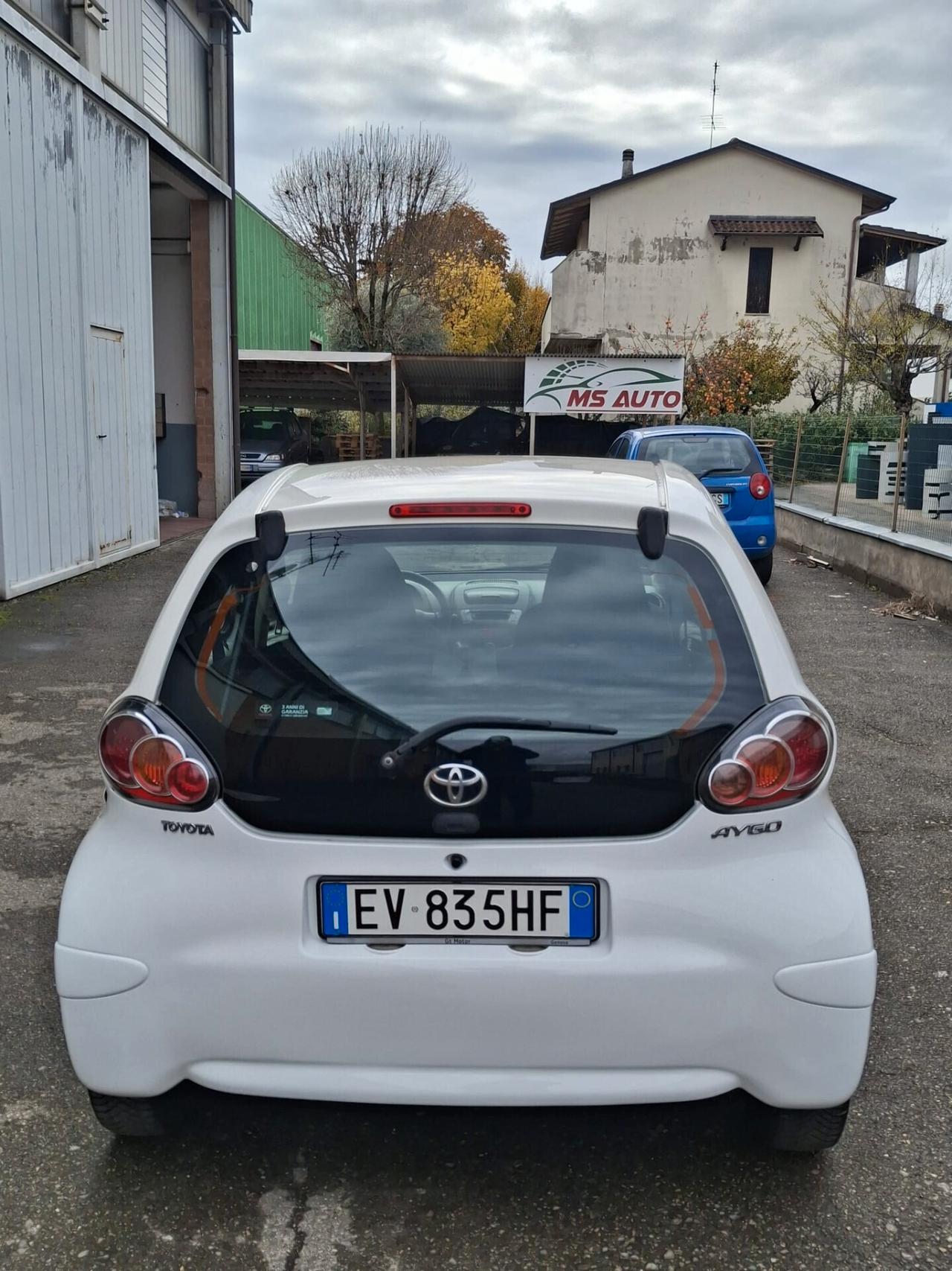 Toyota Aygo 1.0 12V VVT-i 5 porte Cool Soda Connect