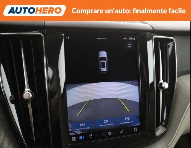 VOLVO XC60 B4 (d) AWD automatico Plus Dark