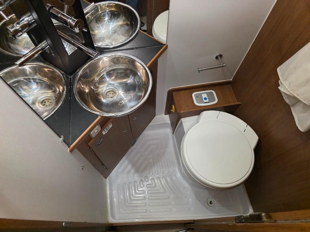 CAMPER VAN CHAUSSON TWIST 02S