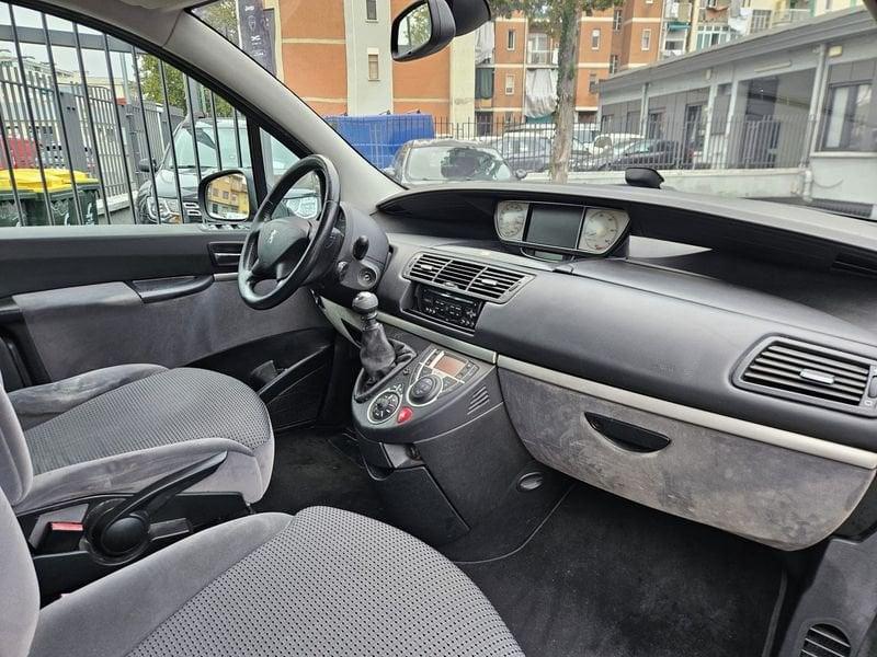 Peugeot 807 807 2.0 hdi 16v Active (st) 136cv 7POSTI
