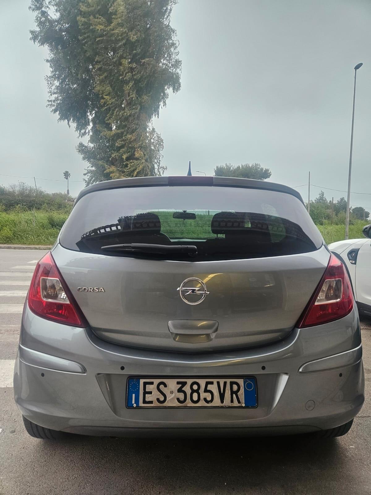 Opel Corsa 5P COSMO 1.2 BENZ. GPL