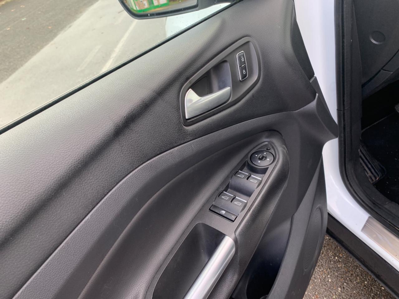 Ford Kuga 2.0 TDCI 150 CV S&S 4WD Powershift Titanium Business