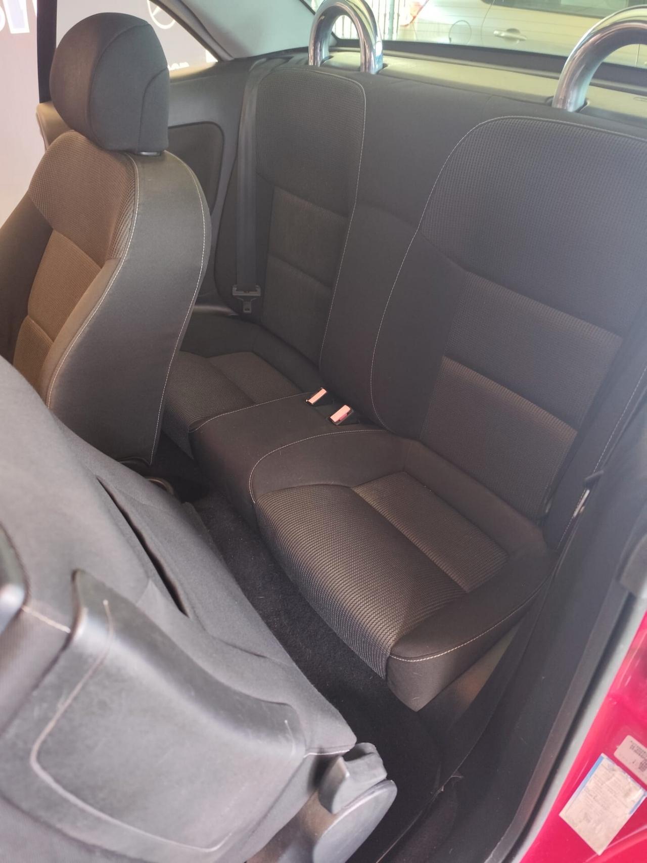 Peugeot 207 1.6 VTi 120CV CC aut. Féline