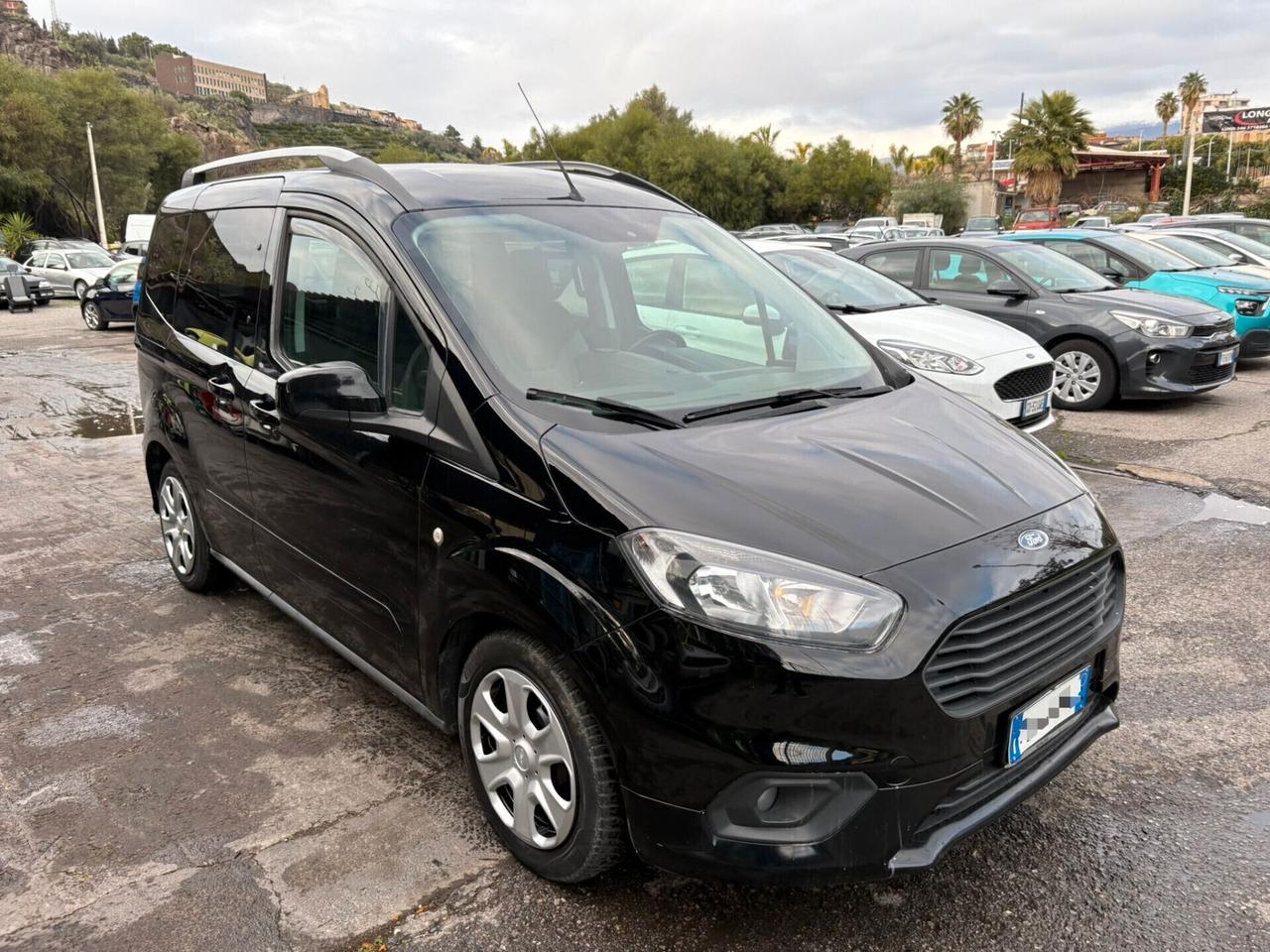 Ford Tourneo Courier 5 p.o.s.t.i. TDCI