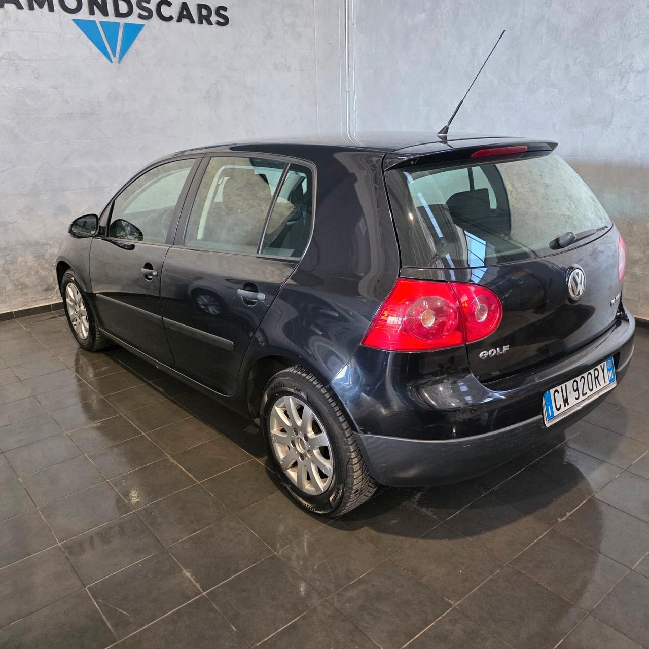 Volkswagen Golf 1.6 BENZINA NEOPATENTATI