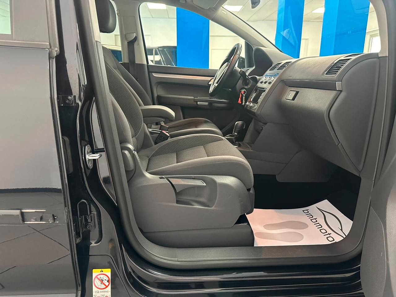 Volkswagen Touran Business 1.6 TDI DSG Comfortline
