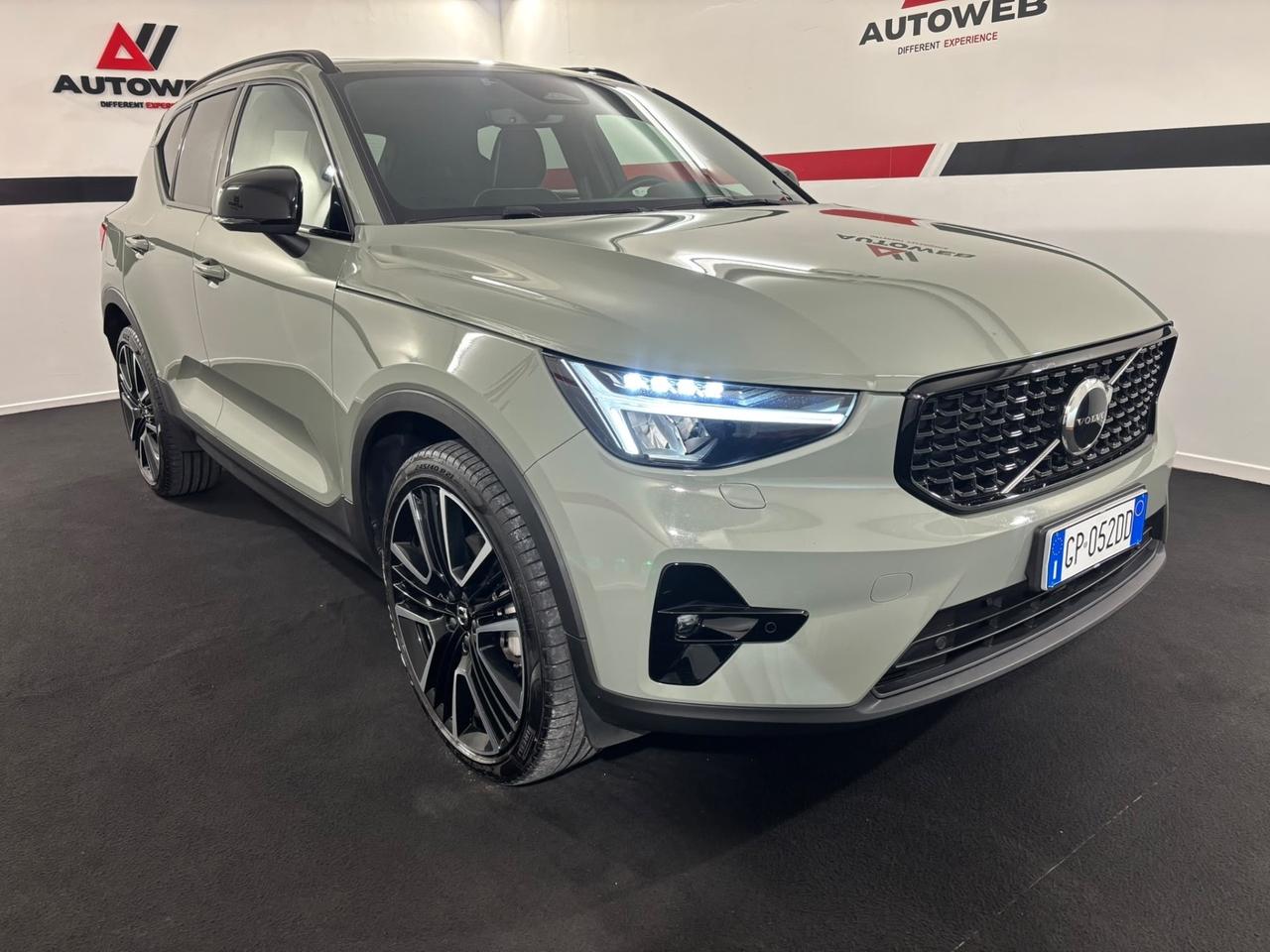 Volvo XC40 B3 automatico Ultimate Dark