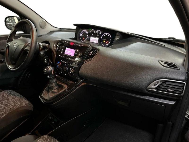 Lancia Ypsilon III 2021 1.0 firefly hybrid Silver s&s 70cv 5p.ti