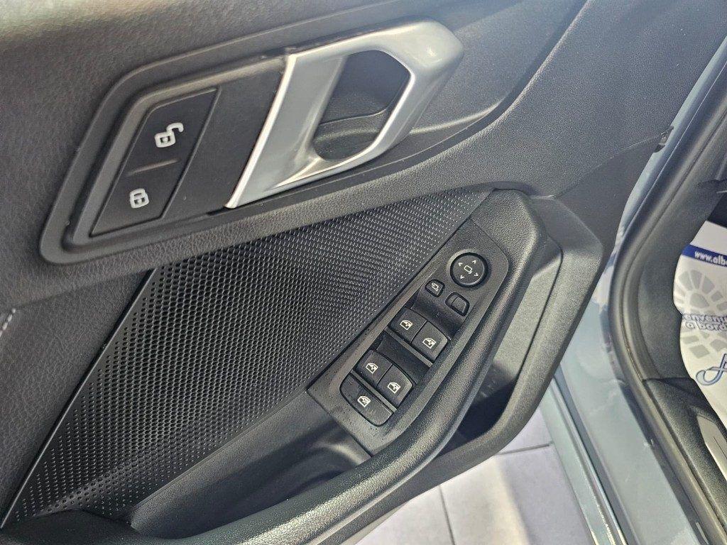 BMW 118 d 5p. Business Advantage