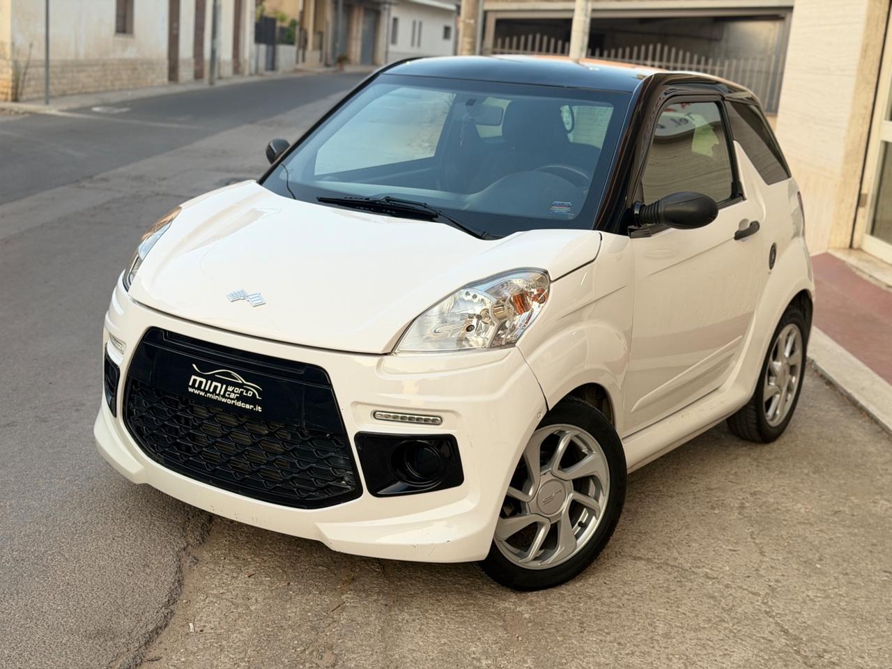 Ligier JS JS50 DCI Revolution Elegance Ice