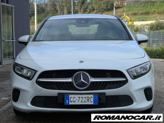 MERCEDES-BENZ A 180 d Automatic Business Pelle-Navy
