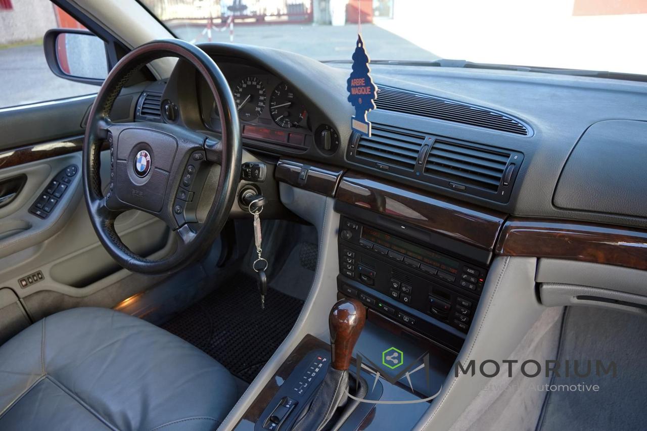 BMW 740 iL E38 V8 286CV LUNGA - 1994 - ISCRITTA ASI