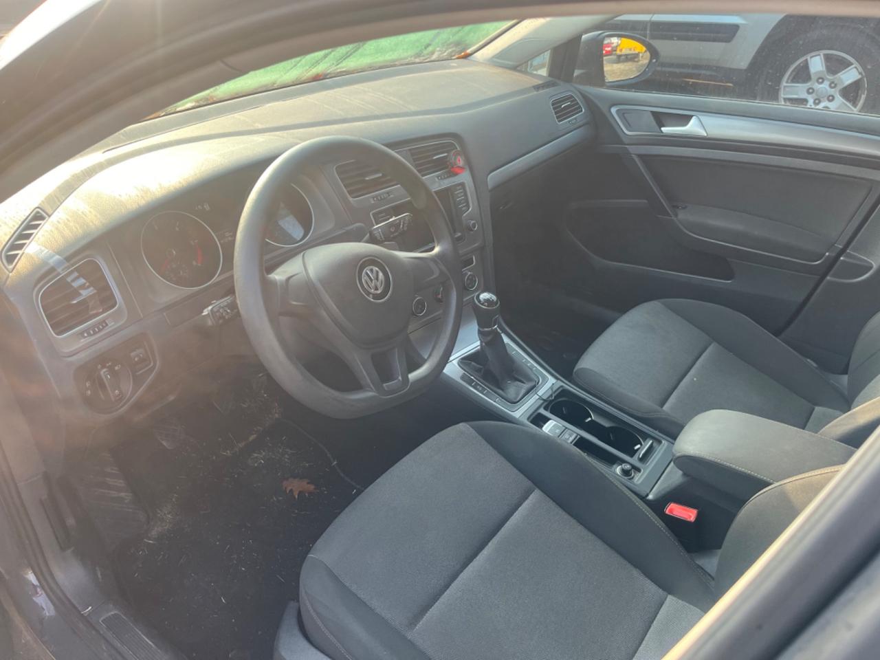 Volkswagen Golf 1.6 TDI 90 CV 2015 sinistrata