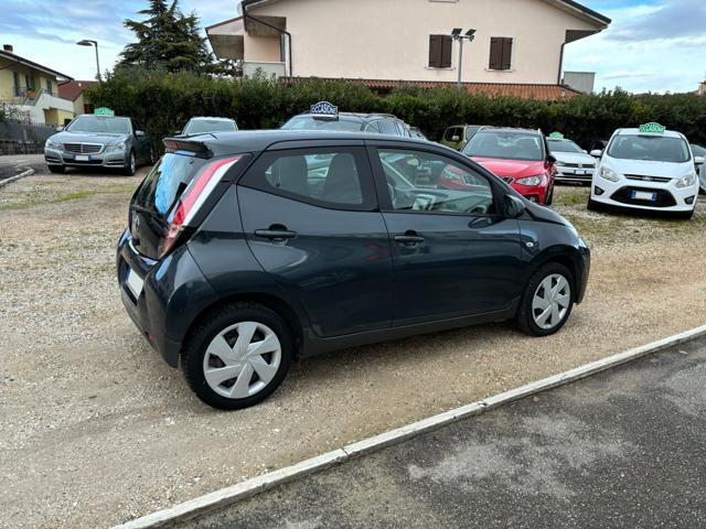 TOYOTA Aygo 1.0 VVT-i 69 CV 5 porte x-play TSS NEOPATENTATI