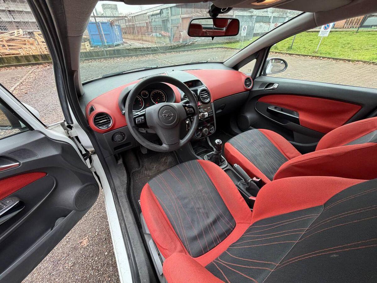 Opel Corsa 1.2 Enjoy 5p