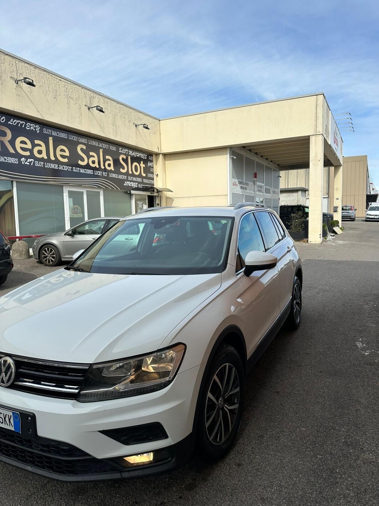 Volkswagen Touran 2.0 TDI 150 CV SCR DSG Business BlueMotion Technology