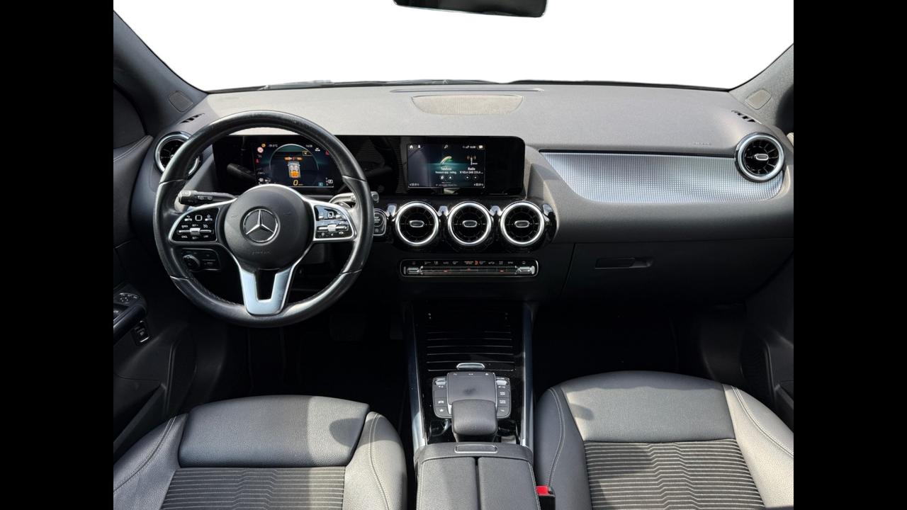 Mercedes-Benz GLA - H247 - GLA 180 d Premium auto