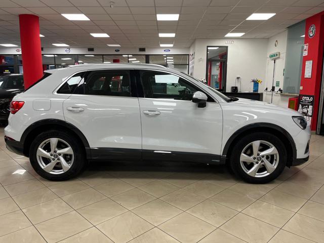 AUDI Q3 35 TDI S tronic Business Advanced