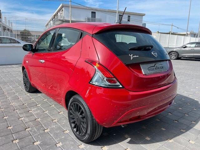 Lancia Ypsilon 1.0 FireFly 5 porte S&S Hybrid Ecochic Silver 2021