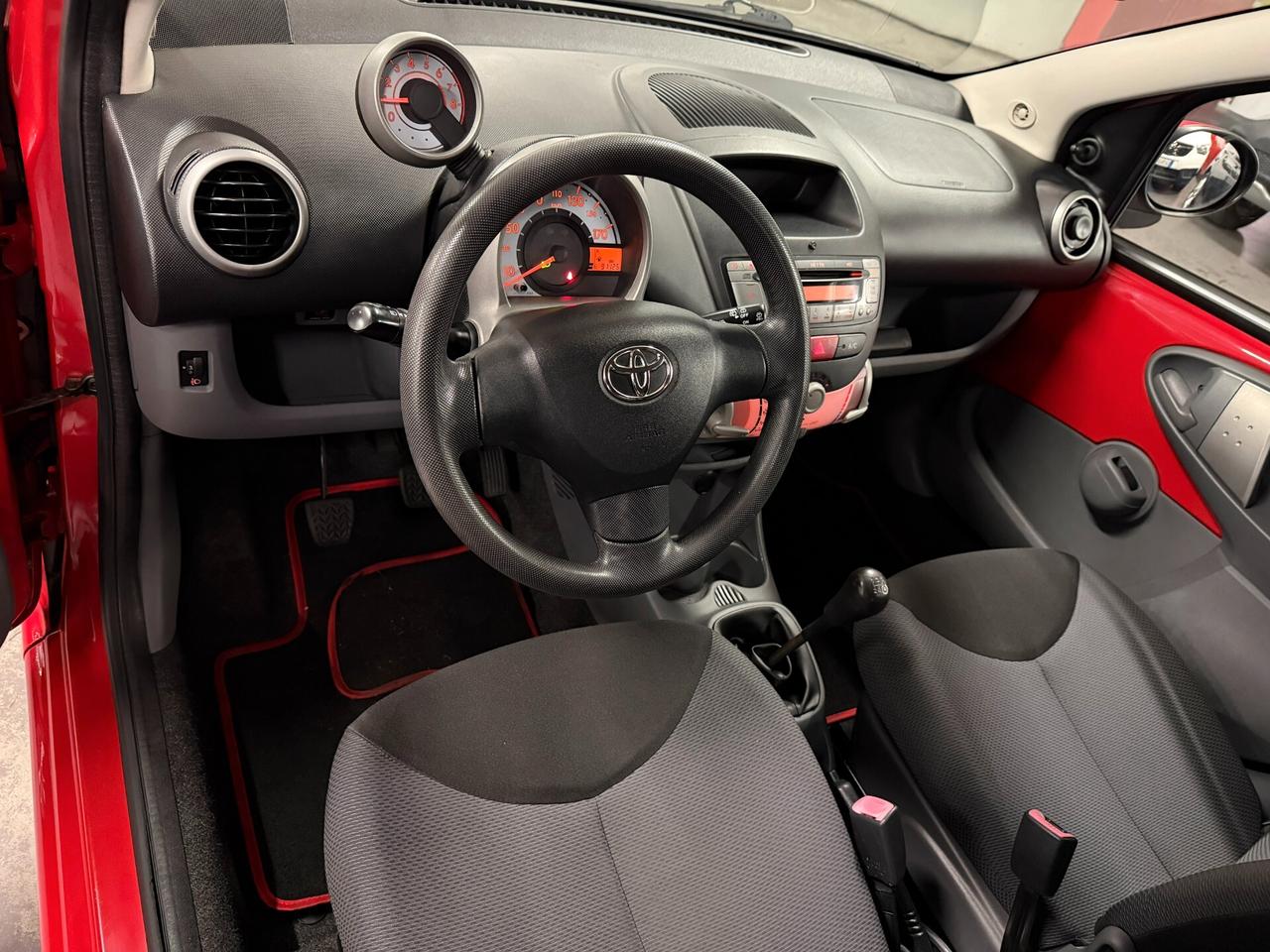 Toyota Aygo 1.0 12V VVT-i 5 porte Sol