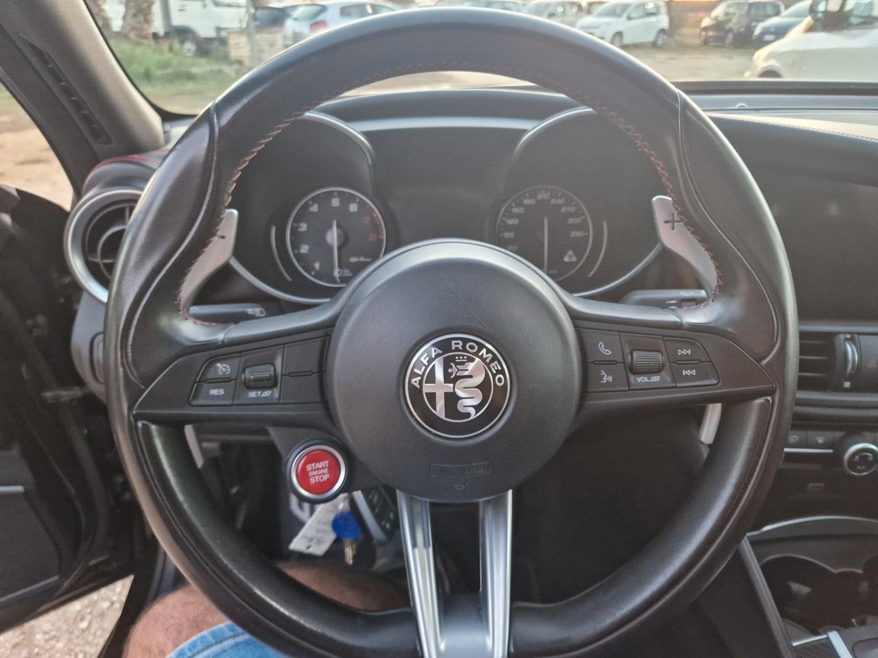 Alfa Romeo Giulia 2.9 T V6 AT8 Quadrifoglio