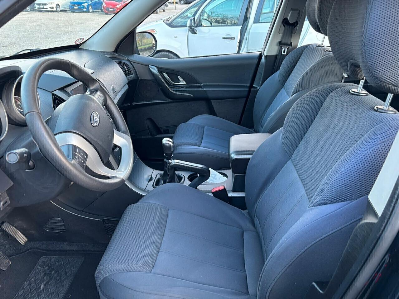 Mahindra XUV500 2.2 16V AWD 7 POSTI - 2019