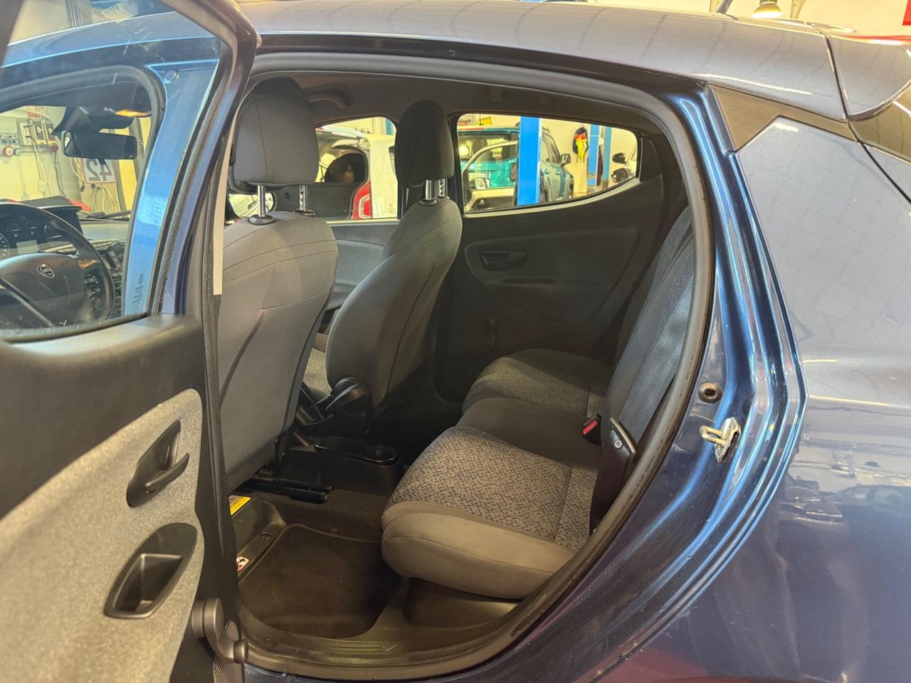 Lancia Ypsilon 1.0 FireFly 5 porte S&S Hybrid Ecochic Silver PREZZO SENZA VINCOLI