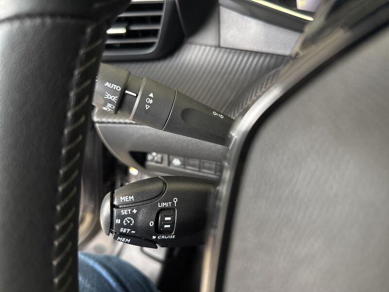 Peugeot 2008 PureTech 100 S&S Allure