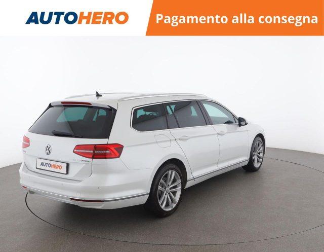 VOLKSWAGEN Passat Variant 2.0 TDI DSG Executive BlueMotion Tech.