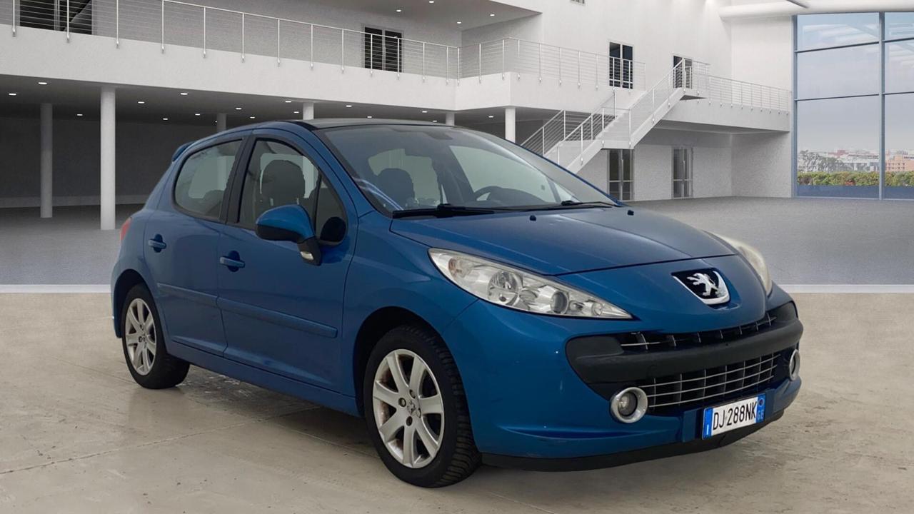 Peugeot 207 1.6 HDi 5p. "Bella con Tetto pan & Pelle Féline"