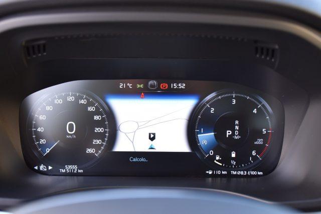 VOLVO XC60 B4 (d) AWD Geartronic Momentum Pro