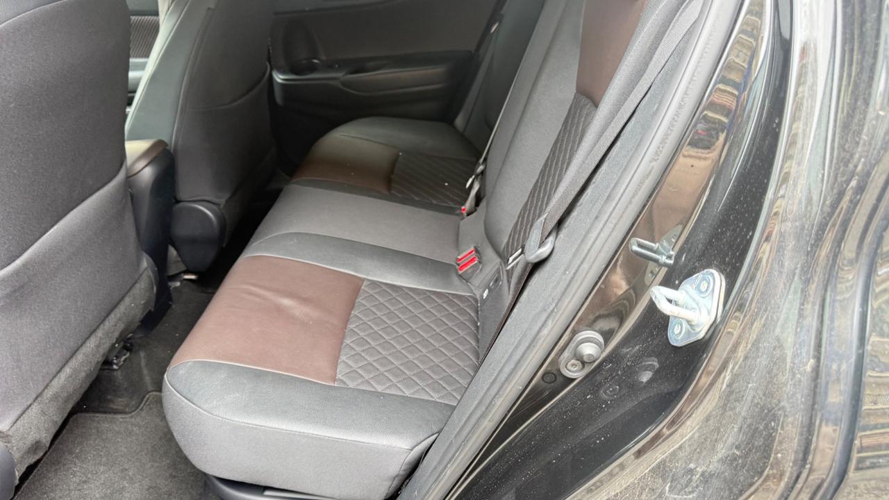 Toyota C-HR 1.8 Hybrid E-CVT Lounge