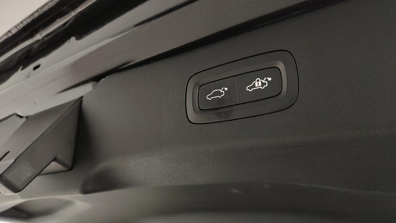 LYNK & CO 01 1.5 td phev auto