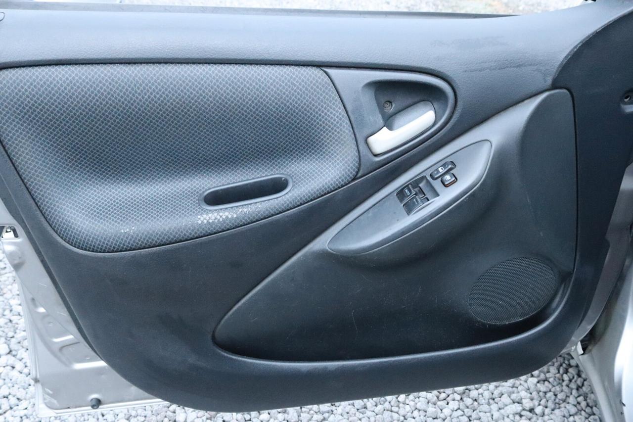 Toyota Yaris 1.4 tdi D-4D cat 5 porte Sol