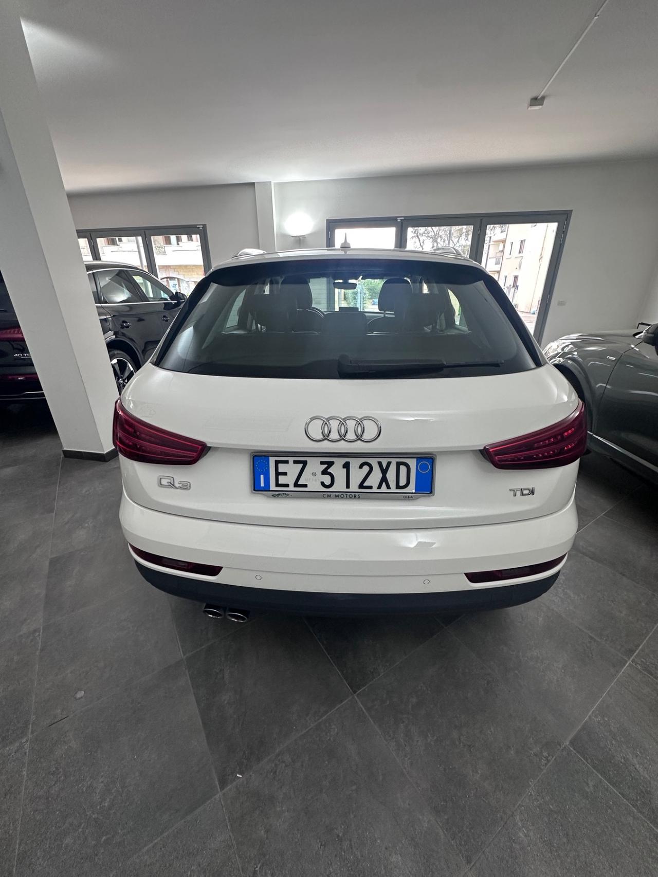 Audi Q3 2.0 TDI 120 CV Business