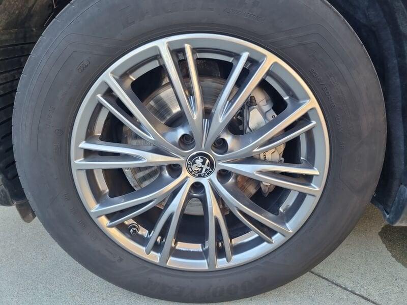 Alfa Romeo Stelvio 2.2 Turbodiesel 160 CV AT8 RWD Super Business