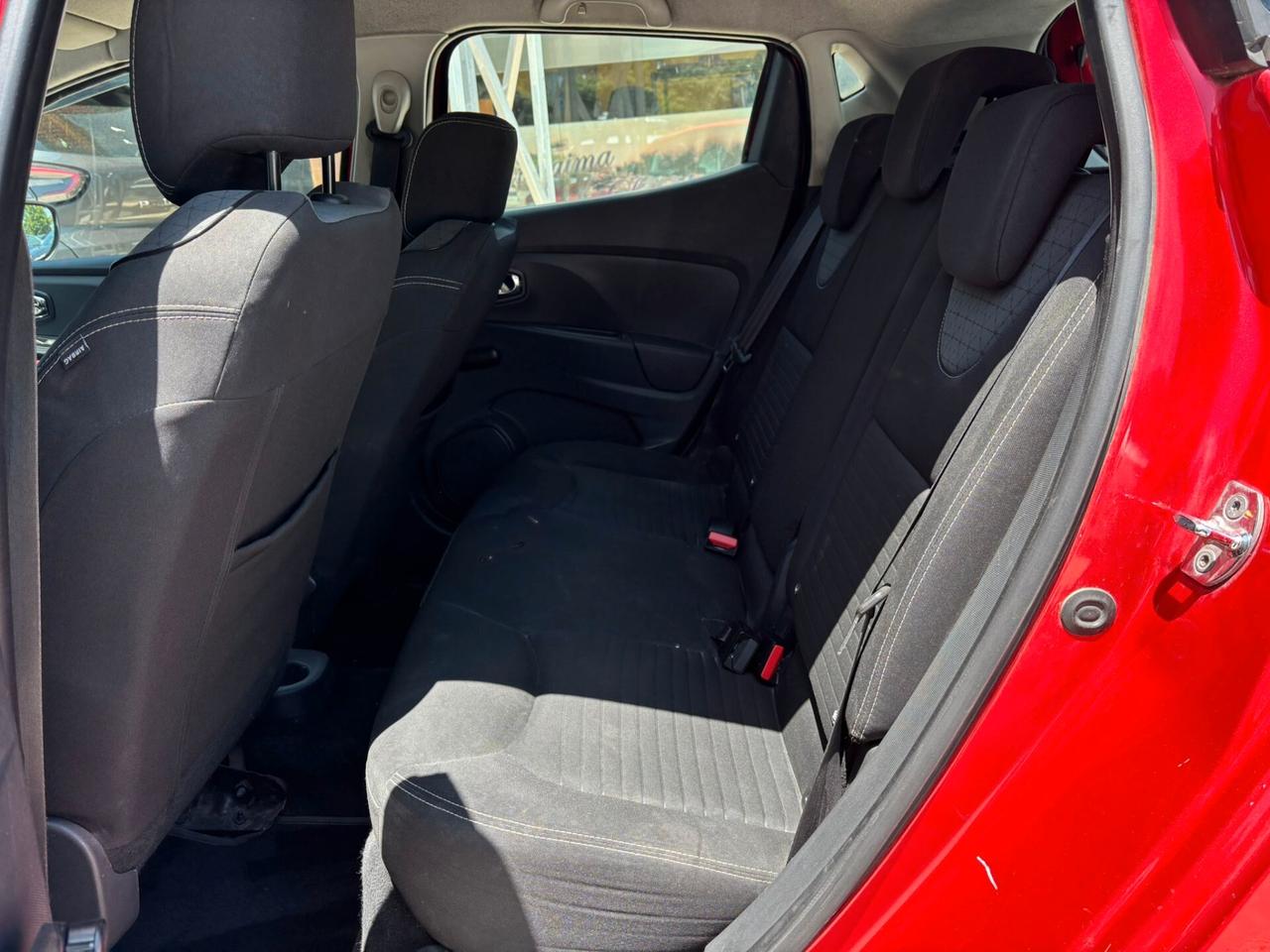 RENAULT CLIO 1.5 DCI - 2012