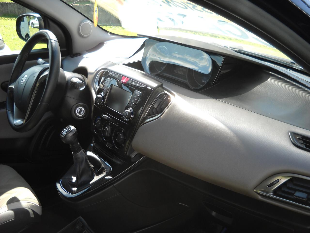 Lancia Ypsilon 1.3 MJT 16V 95 CV 5 porte S&S Silver