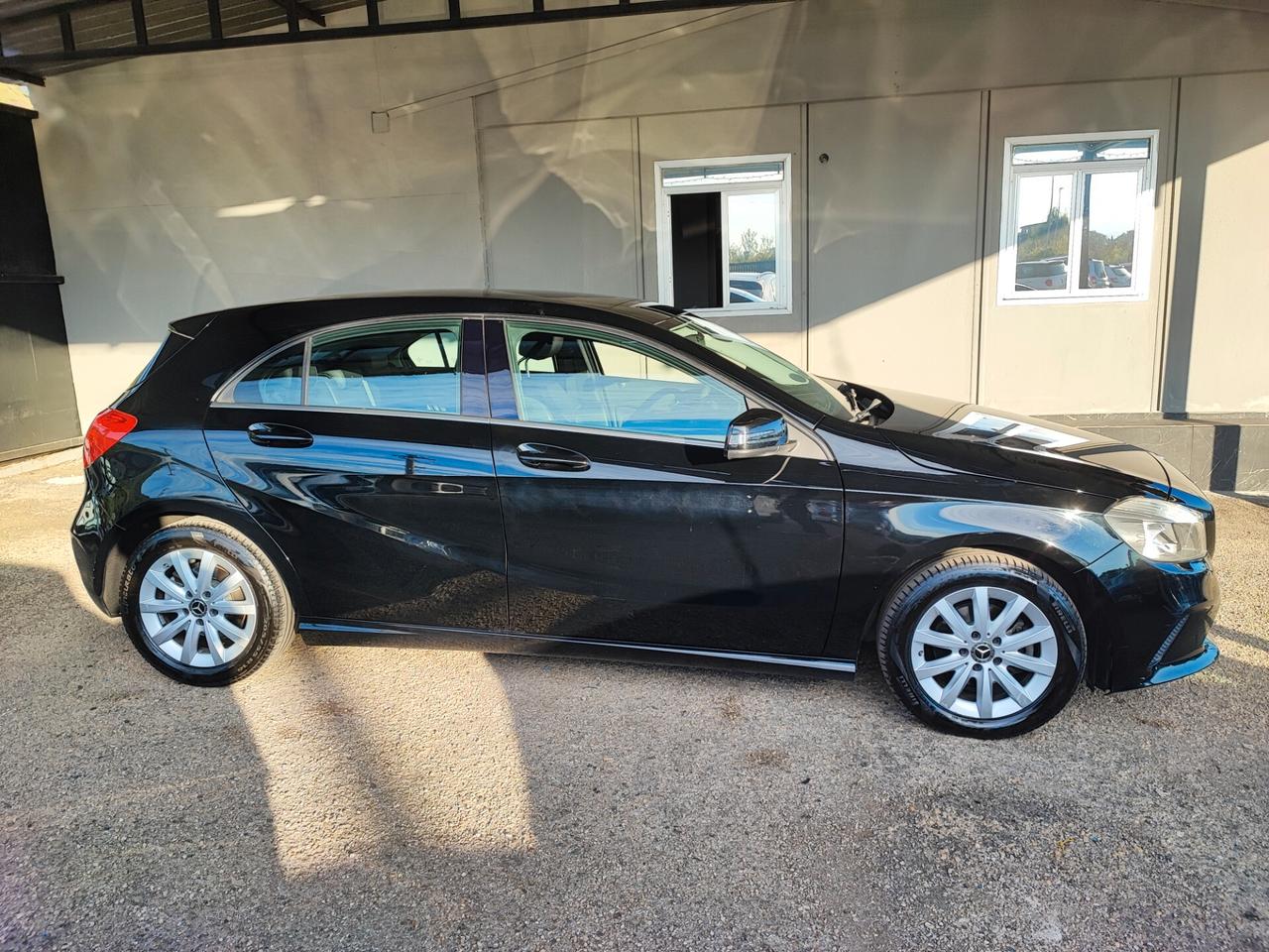 Mercedes-benz A 160 d Premium