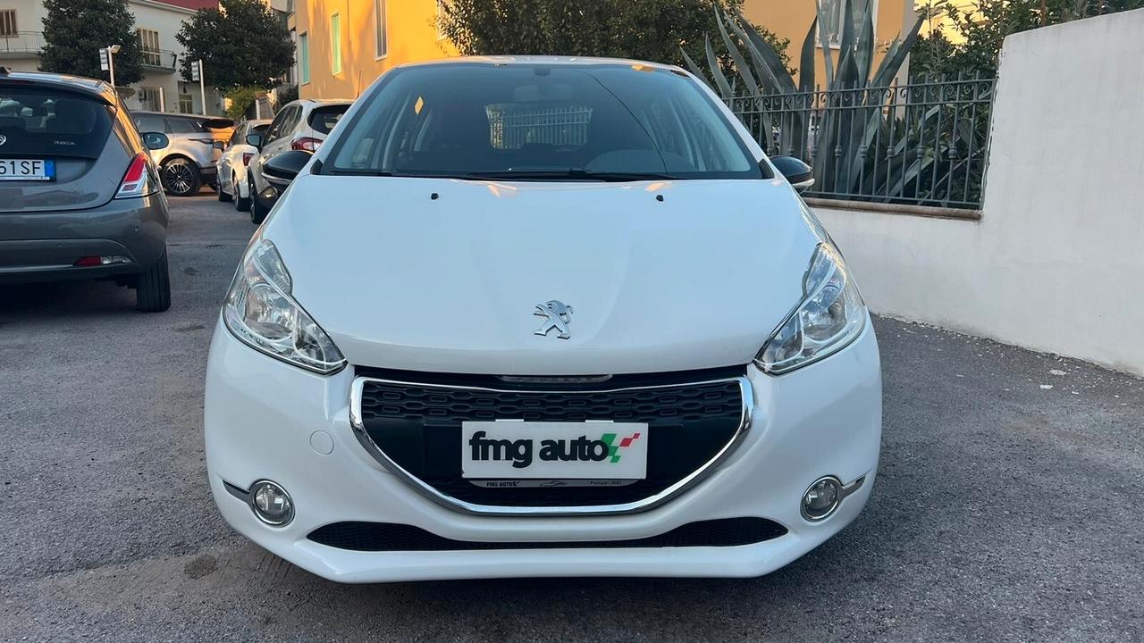 Peugeot 208 PureTech 82 5 porte Allure