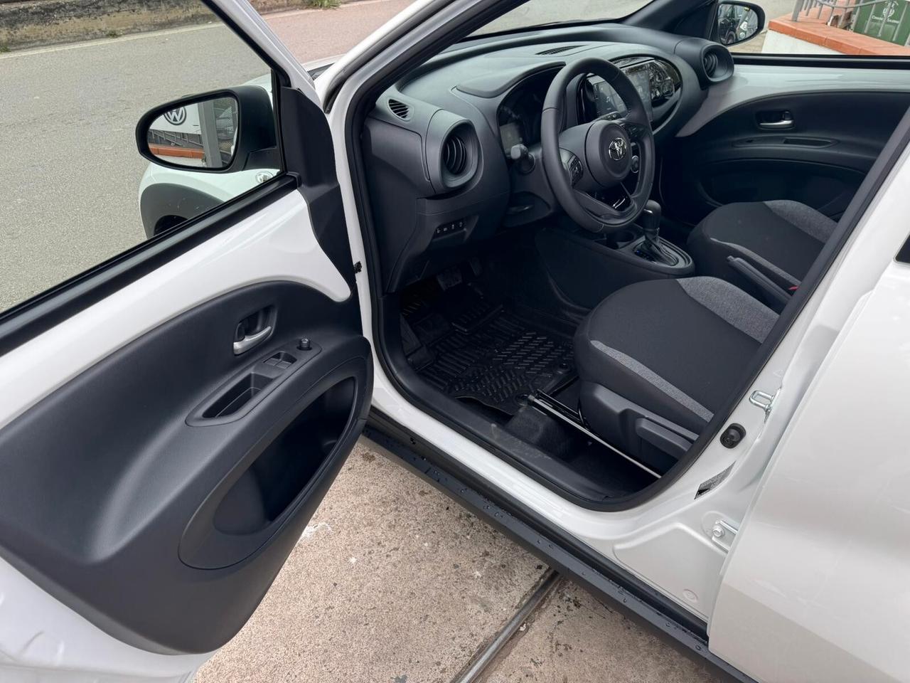 Toyota Aygo X 1.0 5 porte Automatica!