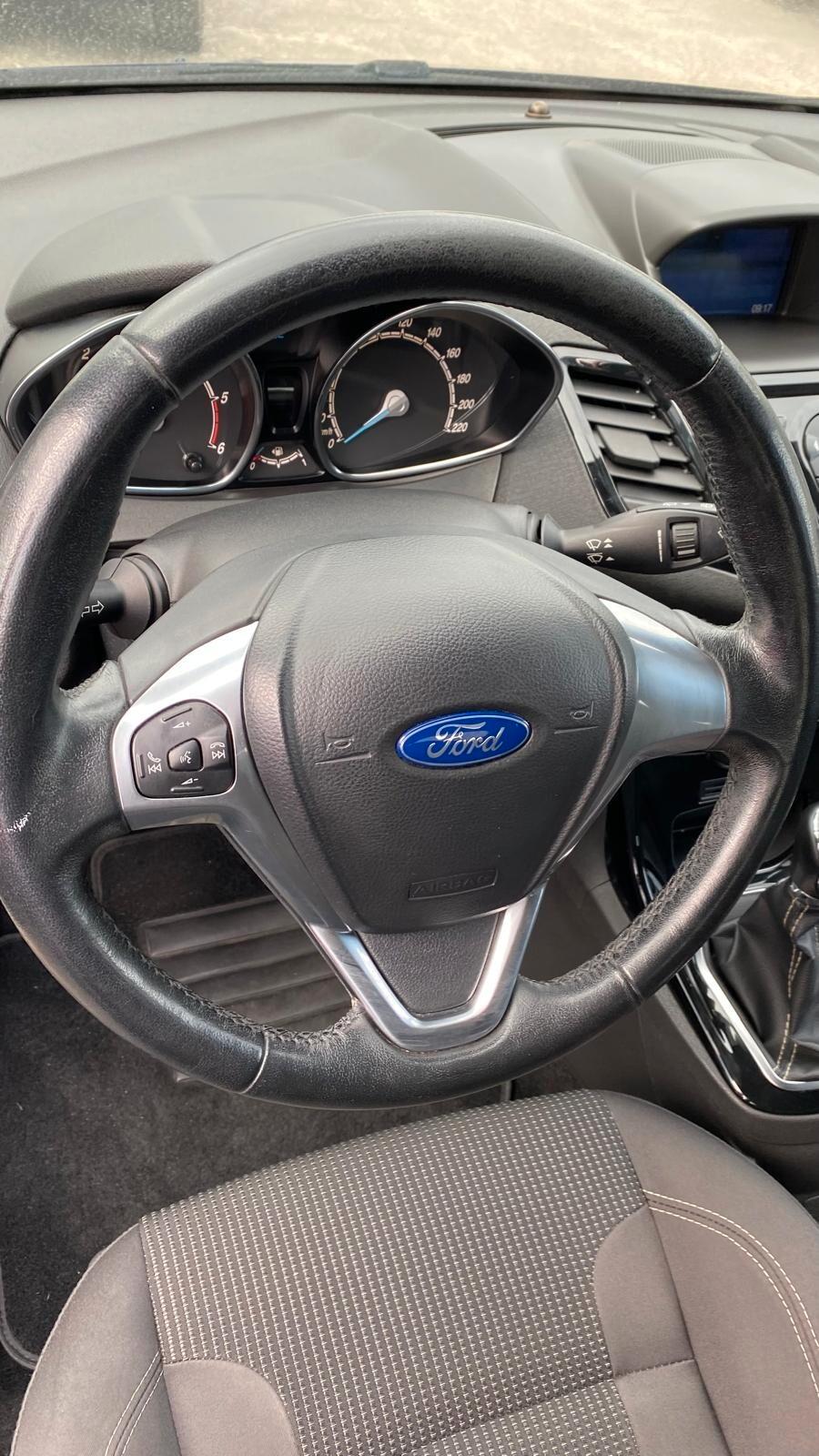 Ford Fiesta 1.5 TDCi 75CV 5 porte Titanium