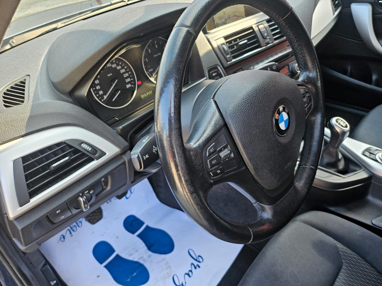 Bmw 118 118d 5p. Unique