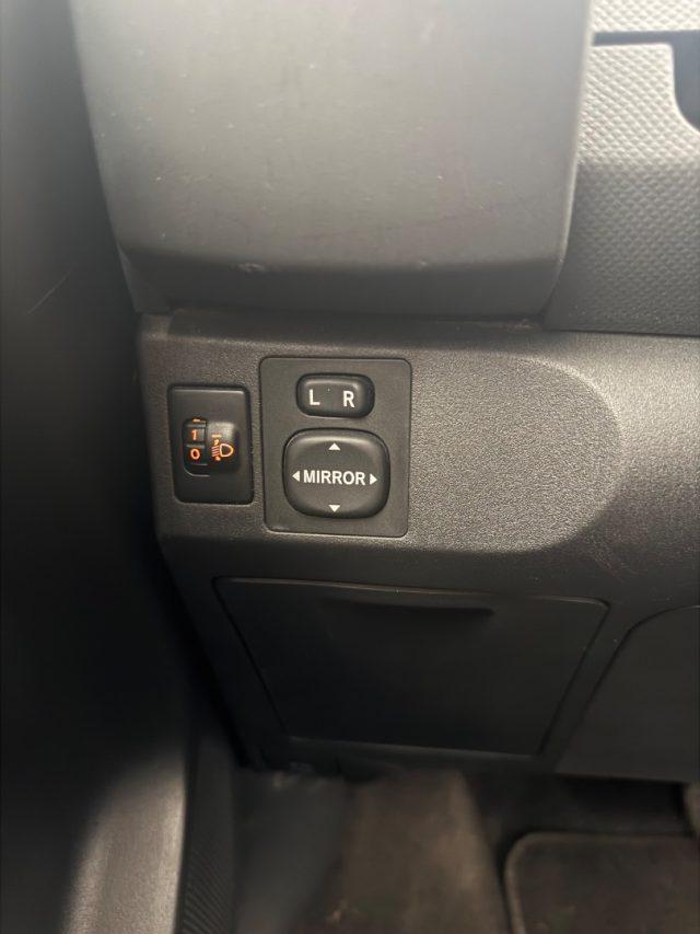 TOYOTA Yaris 1.3 5 porte M-MT Sol