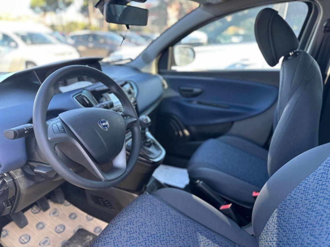 LANCIA Ypsilon III 2021 - Ypsilon 1.0 firefly hybrid Silver s&s 70cv