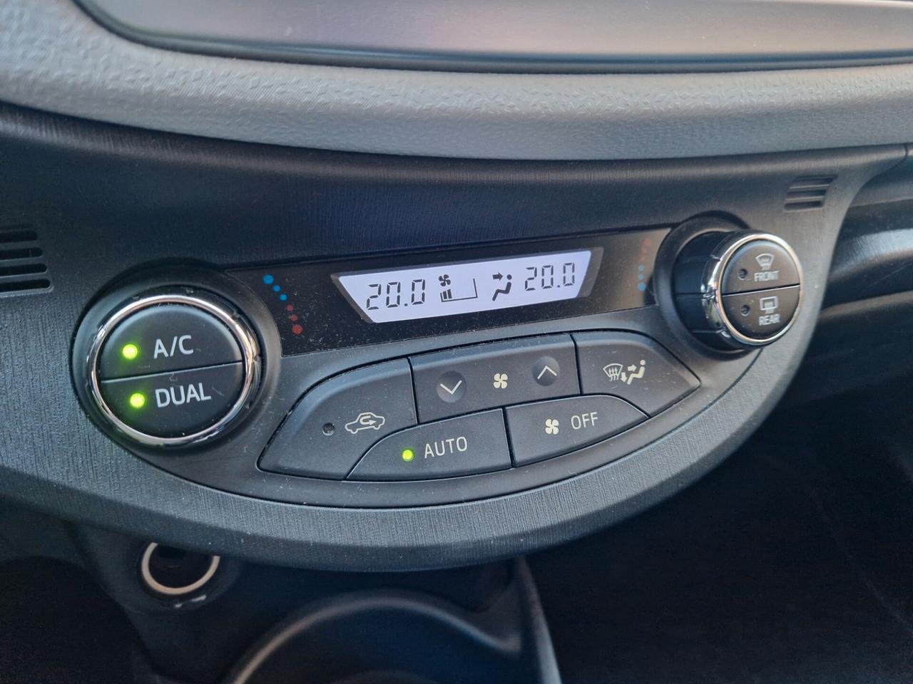 Toyota Yaris 1.5 Hybrid 5 porte Lounge