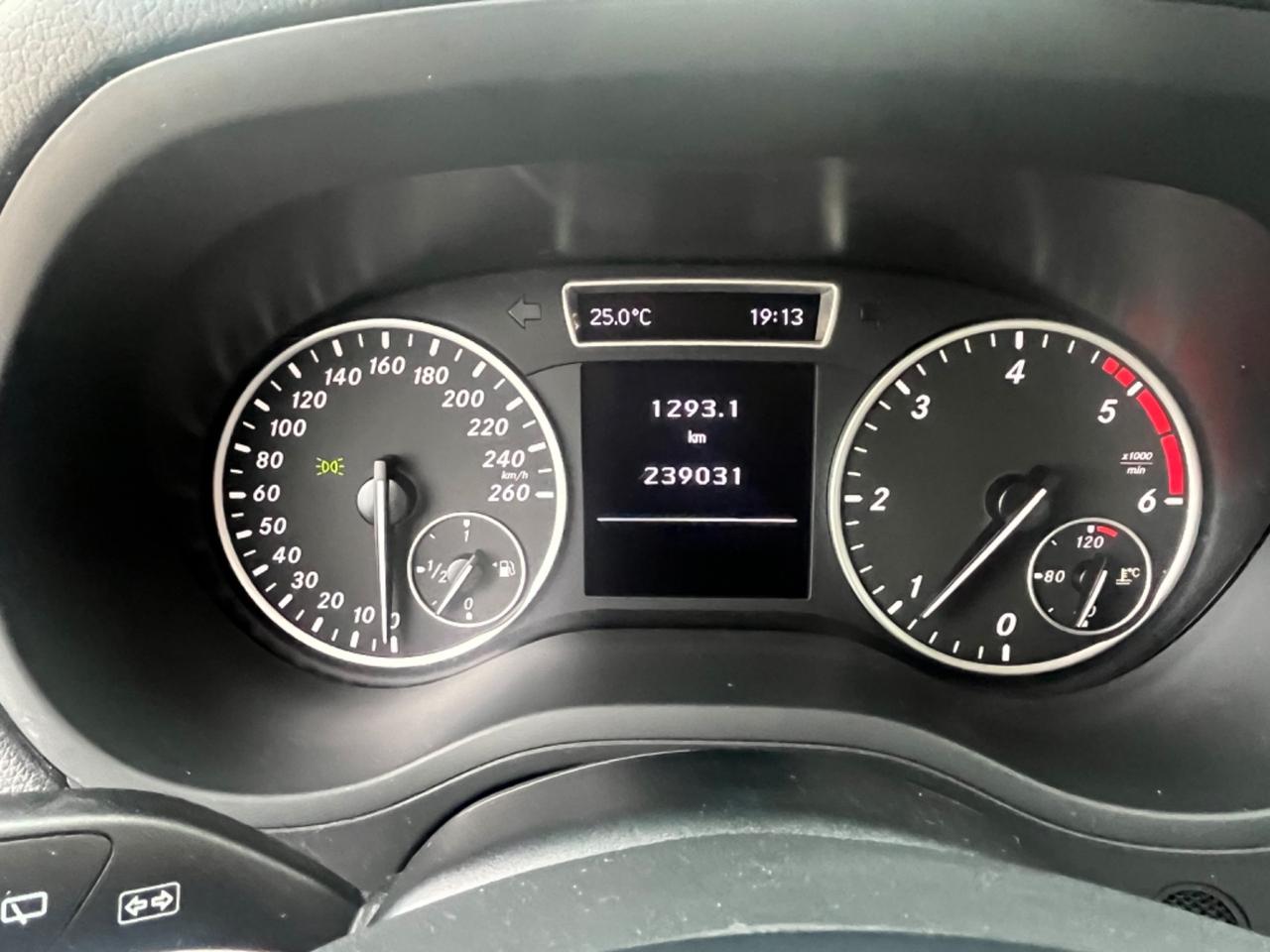 Mercedes-benz B 160 CDI Premium Unipro 2014