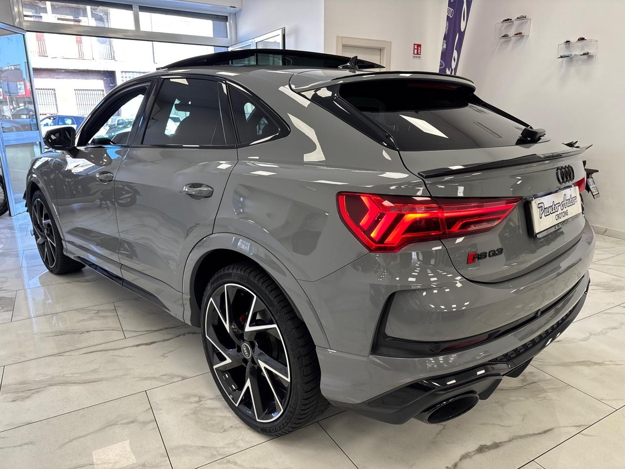 Audi Q3 RS quattro S tronic