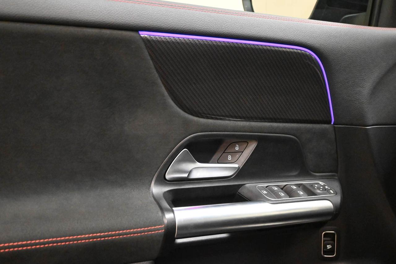 MERCEDES GLA (H247) GLA 200 d Automati...