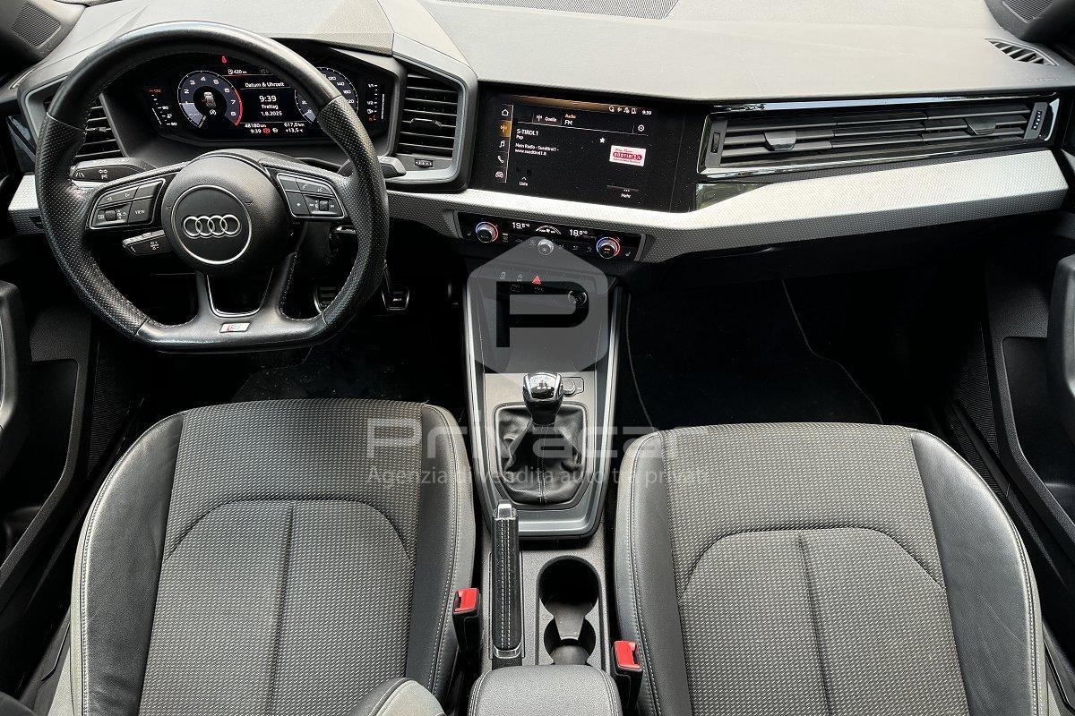 AUDI A1 citycarver 30 TFSI Identity Contrast